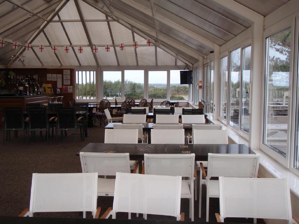 Chalets & Lodges At Atlantic Bays Holiday Park Padstow Exterior foto