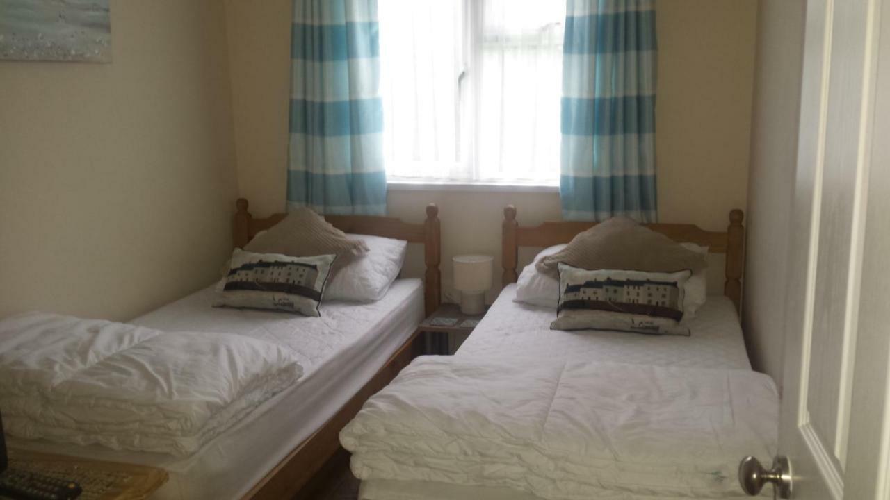 Chalets & Lodges At Atlantic Bays Holiday Park Padstow Exterior foto